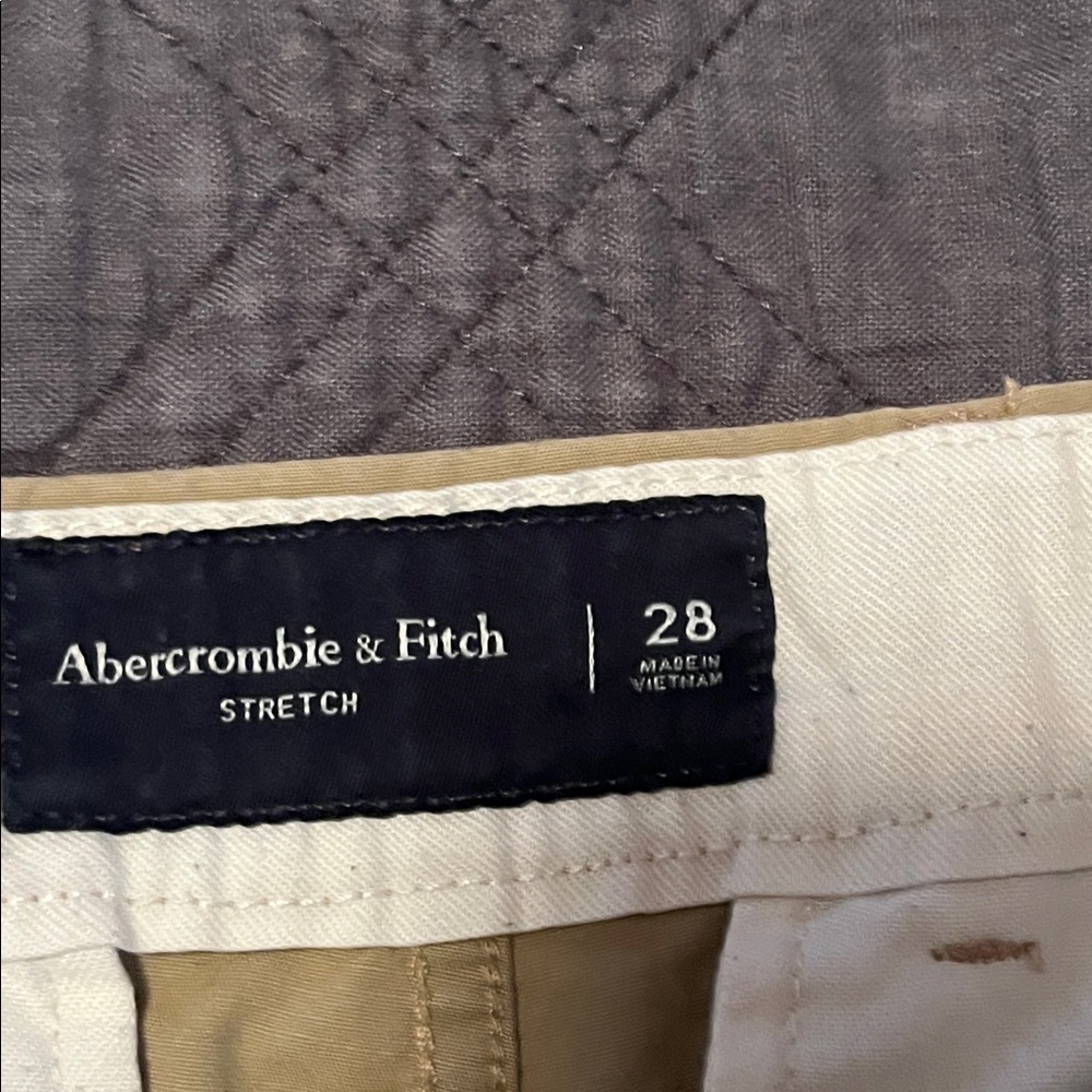 Abercrombie & Fitch Beige Casual Shorts - Picture 3 of 5